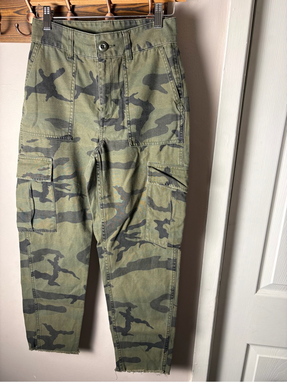 TNA Camo Print Cargo Pants Size 0